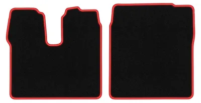Produktbild von Velours-Fußmatten für MAN TGA 2000-2007 (Transporter) – 4-tlg, Schwarz/Rot, passgenau – Wielganizator CARLUX
