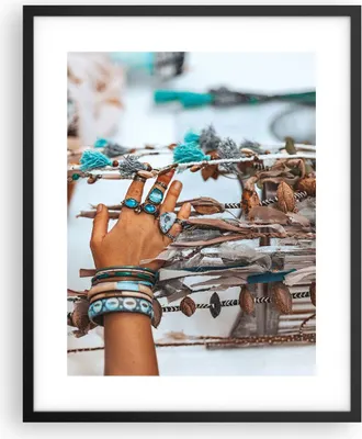 Produktbild von Gerahmtes Poster - Schwarzer Rahmen - Hand Schmuck ethnisch - 40x50 cm - Wand Bild - Wanddeko - Wandbilder - Kunstposter - Wandposter - Bilderrahmen - Bilder - Kunstdruck - P2BPA40x50-5107