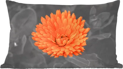 Produktbild von MuchoWow® Zierkissen Sofakissen Wohnzimmer Dekokissen 50x30 cm Blumen - Orange - Schwarz - Weiß - Wohnzimmerdekoration - Polster mit Photo