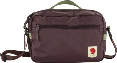 A studio shot of a Fjällräven crossbody bag.