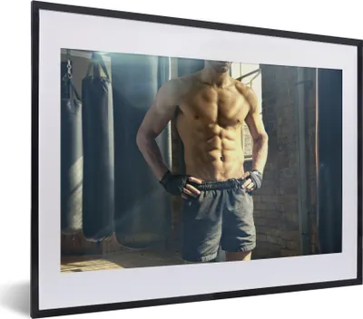 Produktbild von MuchoWow® MuchoWow® Gerahmtes Poster Der muskulöse Körper eines Mannes beim Sport 40x30 cm - Poster mit zchwarzem Bilderrahmen - Bilderrahmen - Poster im Rahmen