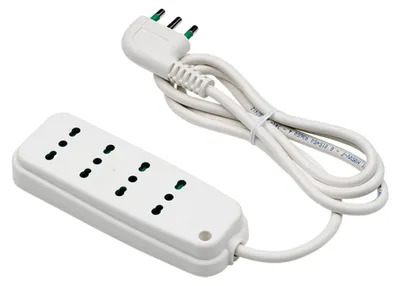 Immagine prodotto di Ciabatta multipresa: 4 prese da 2P + T, 16 A, con interruttore di bypass. Cavo: lunghezza 1,5 metri.
