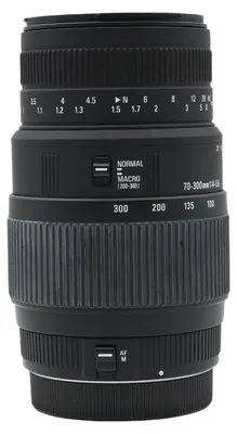 Produktbild von Sigma 70-300mm f/4-5.6 DG Macro, 0,95 m, 34,3°, 7,66 cm, 5,8 cm, 12,2 cm, 545 g