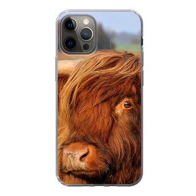 Produktbild von MuchoWow® Handyhülle Schutzhülle Hülle für iPhone 12 Pro Schottischer Highlander - Gras - Baum Silikon Softcase Handy Hülle - Abdeckung
