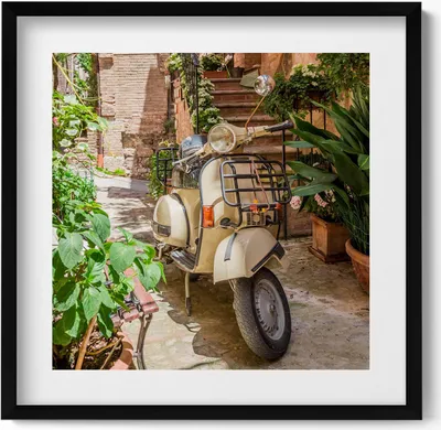 Produktbild von Motorrad auf einer italienischen Straße– Wandbild mit Rahmen – Gerahmtes Bild  – Wanddekoration – 50x50 cm –  Schwarz Rahmen
