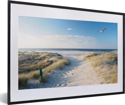 Produktbild von MuchoWow® Gerahmtes Poster Düne - Möwe - Strand - Meer - Sonne 60x40 cm - Poster mit Schwarzem Bilderrahmen Wandposter Rahmen Foto Bilder - Schlafzimmer - Plakat in Rahmen - Drucken