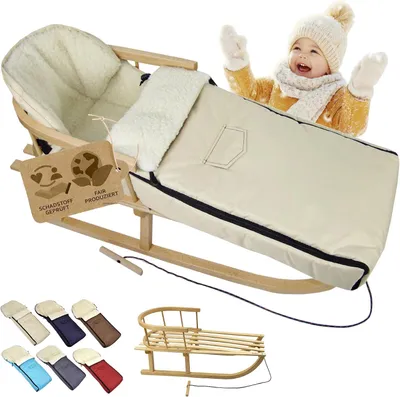 Produktbild von Kombination aus Holzschlitten mit Rückenlehne und Zugseil sowie universellem Winterfußsack (108cm) für Babyschale, Kinderwagen und Buggy, aus Wolle, uni (beige)