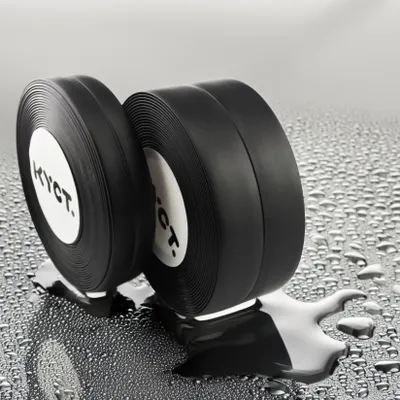 Zdjęcie produktu dla Miękka listwa przypodłogowa 32 × 23 mm czarna 5 m samoprzylepna listwa przypodłogowa z PVC kąt gięcia listwy giętkiej