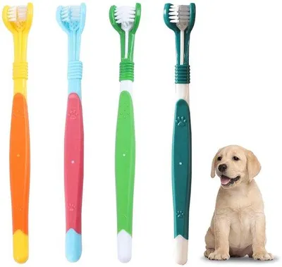 Immagine prodotto di Confezione da quattro con spazzolini a tre setole per una pulizia completa dei denti del cane