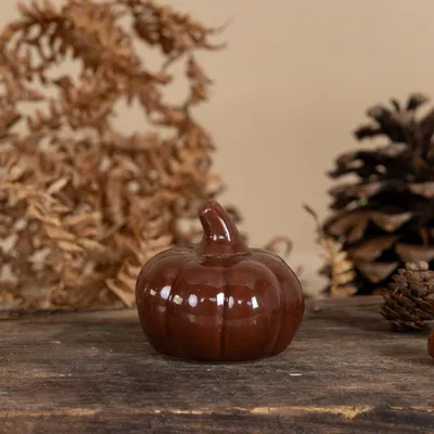 Produktbild von Tranebo Keramikkürbis braun 6x5 cm skandinavisch handgefertigt Herbstdeko