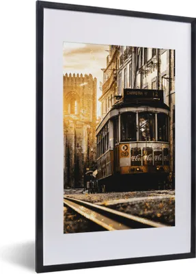 Produktbild von MuchoWow® MuchoWow® Gerahmtes Poster Straßenbahn - Lissabon - Gold 40x60 cm - Poster mit zchwarzem Bilderrahmen - Poster in Rahmen