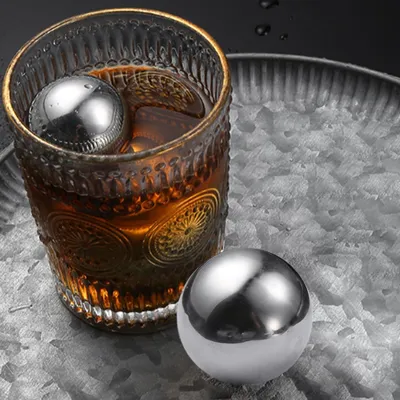 Imagen del producto de Dos vasos de acero inoxidable reutilizables, de 55 mm de diámetro, para enfriar bebidas