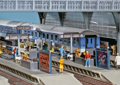 Produktbild von Faller 120186 - 1/87 / H0 Bahnsteigausschmückung - Neu