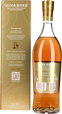 A bottle of Glenmorangie whisky and its packaging.