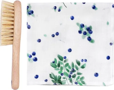 Produktbild von Natürliche Babybürste für Milchschorf + Waschlappen Beeren, Lullalove