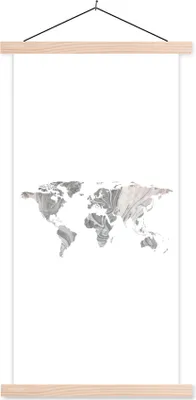 Produktbild von MuchoWow® Textilposter Weltkarte - Muster - Schwarz 40x80 cm mit holzfarbenen Rahmen - Wohnzimmer