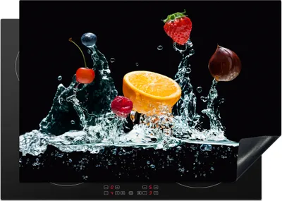Obrázok produktu pre KitchenYeah® Kryt varnej dosky voda - ovocie - pomaranč - jahoda - čerešňa - čierna , 75x52cm, kuchynská dekorácia, keramický kryt varnej dosky, krycia doska na varnú dosku