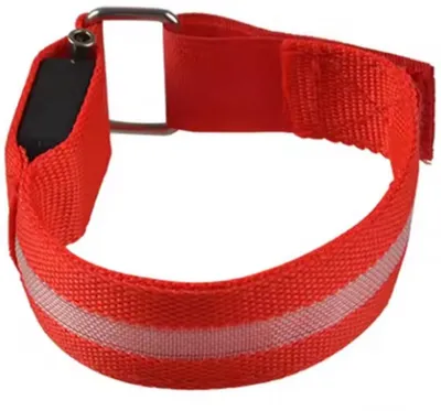 Productafbeelding van Sportarmband met LED-verlichting – Reflecterende lichtstrips voor hardlopen – 1 stuk – LED-licht – Rood – Hardlooparmband voor fietsen – CHPN