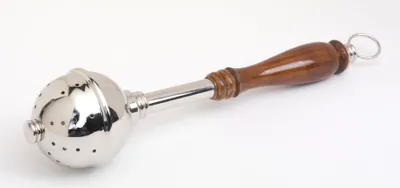 Produktbild von Aspergill mit Holzgriff Länge 29 cm in Messing vernickelt Silber