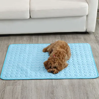 Produktbild von Hundematte Kühlmatte,Rutschfest Haustier Kühlmatte für Hunde,Kühlmatte für Katzen,Haustier Kühlbett für den Innen- und Außenbereich 70x100