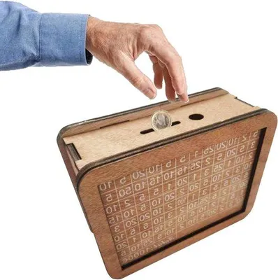 Image de Tirelire en bois avec compartiment, idéale pour les enfants