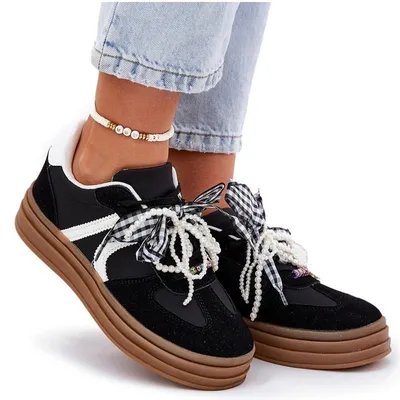 Produktbild von Damen Sneakers auf Plattform mit Verzierungen schwarz Vinness 40