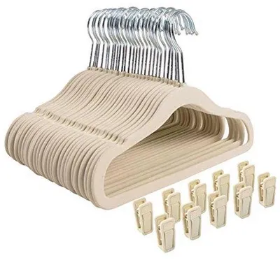Produktbild von Famanu Antirutsch Kleiderbügel für Babys und Kinder - 30 Stück mit 10 Fingerclips