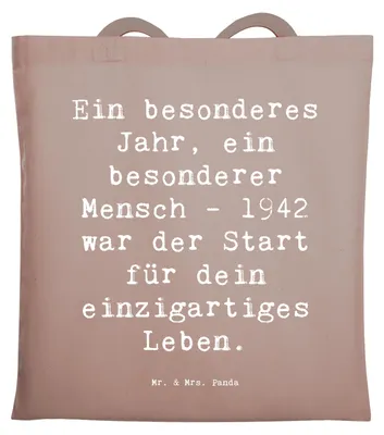 Produktbild von Mr. & Mrs. Panda Einkaufstasche Spruch 1942 Geburtstag - Braun Pastell - Geschenk, besonderer Mensch, Stoffbeutel, Tote Bag, Geburtstagsgeschenk, Happy Birthday, Tasche