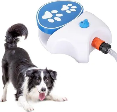 Immagine prodotto di Bacino per cani da esterno con pressione regolabile e comoda opzione di abbeveraggio