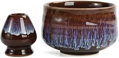 Produktbild von Set aus Blauen Matcha-Tassen und Löffeln aus Keramik.