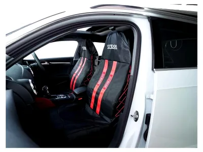 Produktbild von Universeller 3D-Autositzbezug in Schwarz und Rot mit Seitengeflecht