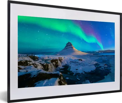 Produktbild von MuchoWow® MuchoWow® Gerahmtes Poster Nordlichter - Berge - Island 60x40 cm - Poster mit zchwarzem Bilderrahmen - Schlafzimmer - Plakat in Rahmen - Drucken