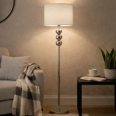 Produktbild von Milton & Oldbrook Stehlampe Ypres Silber