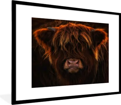 Produktbild von MuchoWow® Gerahmtes Poster Schottischer Highlander - Kuh - Porträt - Tiere 80x60 cm - Poster mit Schwarzem Bilderrahmen Wandposter Rahmen Foto Bilder - Schlafzimmer-Dekorationen - Fotoposter