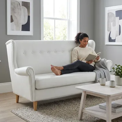 Produktbild von Schlafsofa ARI Boston – mit Schlaffunktion und Bettkasten, Kunstleder in Weiß, Family Meble, KI-generiertes Bild