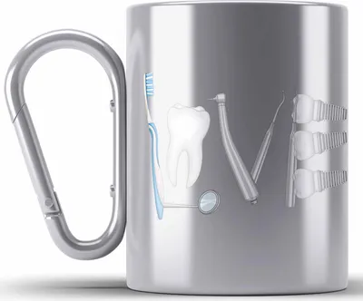 Produktbild von Trendation - Zahnmedizinische Fachangestellte Edelstahl Tasse Karabiner Geschenk Lustig Zahnarzt Damen Geschenkidee Zahnarzthelferin LOVE Zahnarzt (Silber)