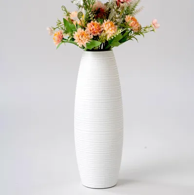 Produktbild von Leewadee Deko Vase - Polyresin Blumenvase für Sideboard & Tisch