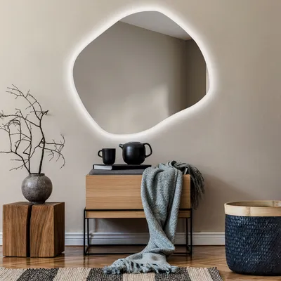 Produktbild von Unregelmäßiger asymmetrischer Spiegel mit LED Beleuchtung 74x64 cm - mit LED Beleuchtung - LED Farbe Kaltweiß 7000K - Individuell Nach Maß - Beleuchtet Wandspiegel Lichtspiegel Badezimmerspiegel ROM221