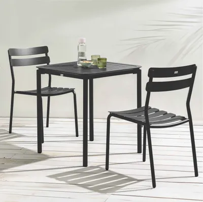 Produktbild von Quadratischer Terrassentisch (70 x 70 cm) und 2 schwarze Stühle - Oviala Almada