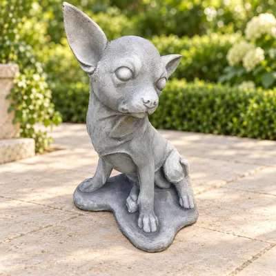 Produktbild von Chihuahua Gartenfigur aus Steinguss, 20 cm Länge, 23 cm Breite, 31 cm Höhe