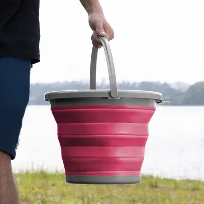 Produktbild von Navaris Falteimer Silikon Eimer faltbar - 5l Putzeimer Silikoneimer für Reinigung Camping Angeln Küche - 5 Liter Haushaltseimer in Rot Grau