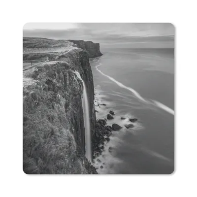 Produktbild von MuchoWow® Mauspad Mousepad Wasserfall auf Skye in Schwarz und Weiß 20x20 cm - Mousepads - Maus Mat - Pad - Mausunterlage - Desk Mat - Bureauartikeln