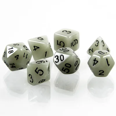 Produktbild von 7 polyedrische leuchtende Würfel für Rollen- und Tabletopspiele in weiß mit Beutel