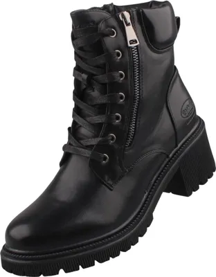 Das Bild zeigt einen schwarzen Stiefel der seitlich betrachtet wird. Der Stiefel hat eine glatte Oberfläche und eine robuste sole.