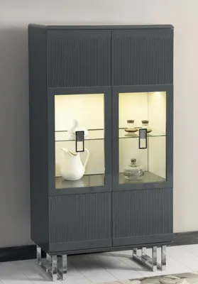 Immagine prodotto di Vetrina moderna con ante in vetro, ideale per una presentazione elegante
