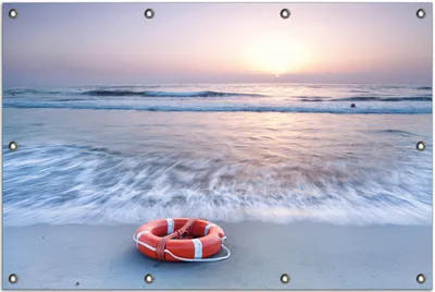Produktbild von Wallario Outdoor-Poster für Garten oder Balkon, Motiv Rettungsring am Strand bei Sonnenuntergang, in ca. 80 x 120 cm