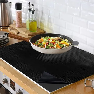 Obrázek produktu pro Silikonová podložka pod indukční vařič pro velké indukční varné desky, 53 x 61 cm, magnetická