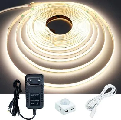 Immagine prodotto di Strisce LED da 5 metri con sensore di movimento, luce bianca naturale 4000K - Alimentazione tramite presa di corrente, 3 modalità di illuminazione, 3 modalità di spegnimento graduale - Temperatura di colore 93+, IP20, non impermeabile, autoadesive, decorazione fai da te