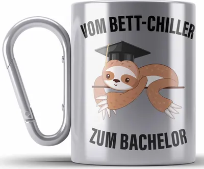 Produktbild von Trendation - Bachelor Geschenk Abschluss Edelstahl Tasse Karabiner Spruch Master Abitur Abi Graduation Bestanden Prüfung Vom Bett-Chiller zum Bachelor (Silber)