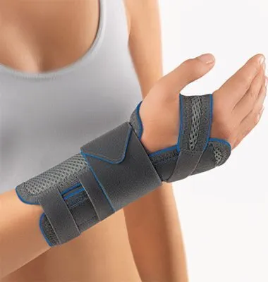 Produktbild von Bort Handgelenkbandage ManuStabil kurz beige>>>>Gr. S links